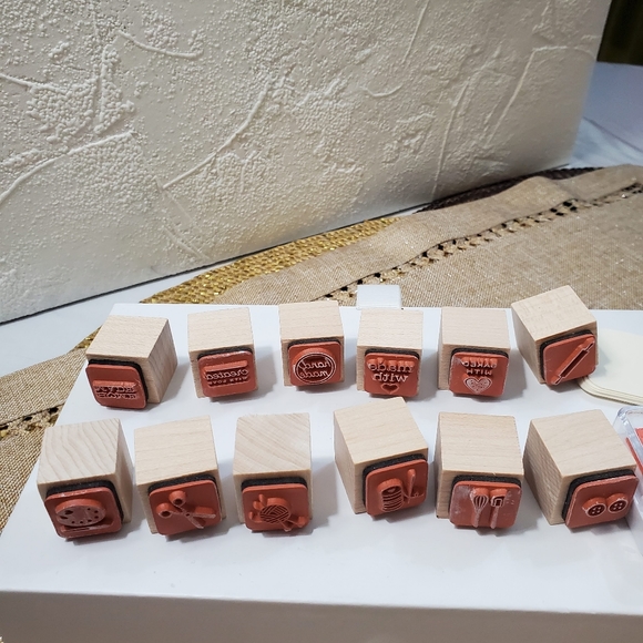 Lia Griffith 12 mini woodblock stamps & sorbet ink - Picture 4 of 6